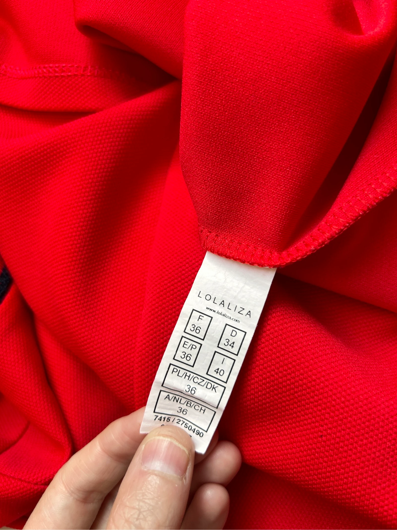 Vestido vermelho com decote em V – photo 5